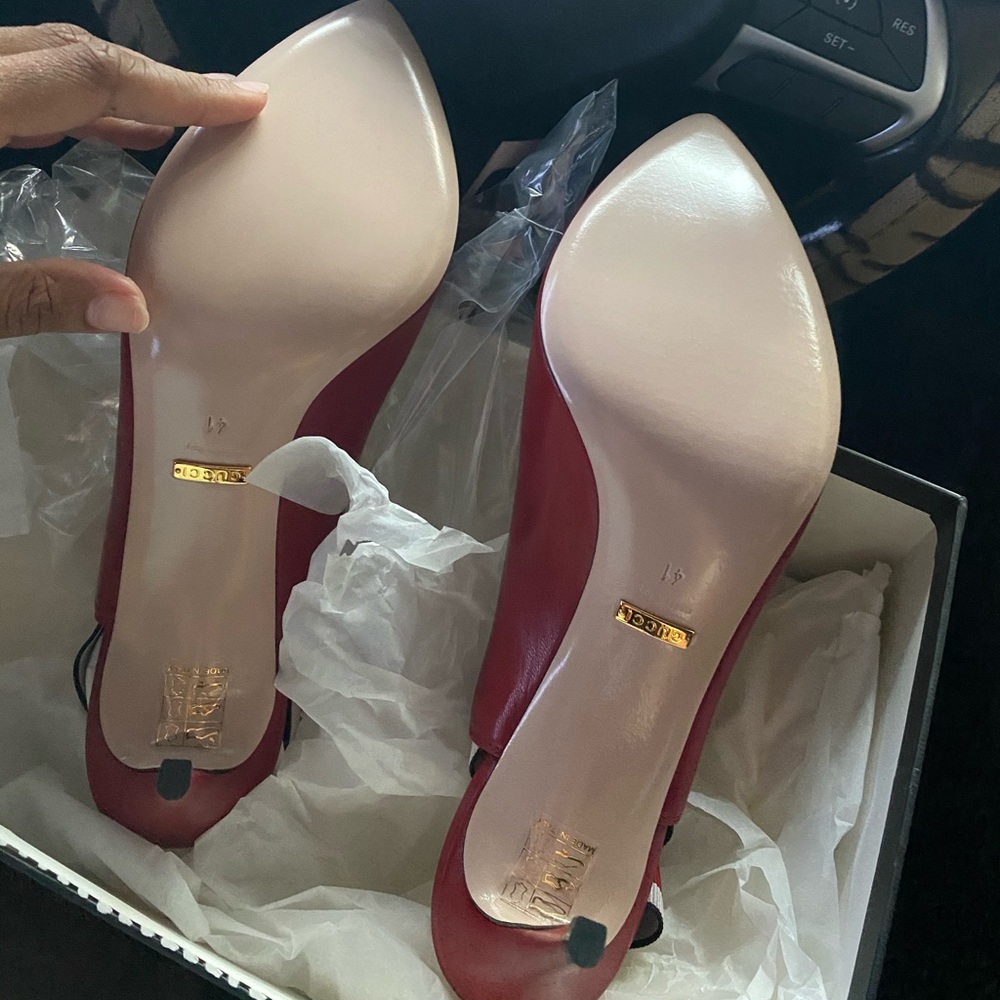 Gucci pumps
